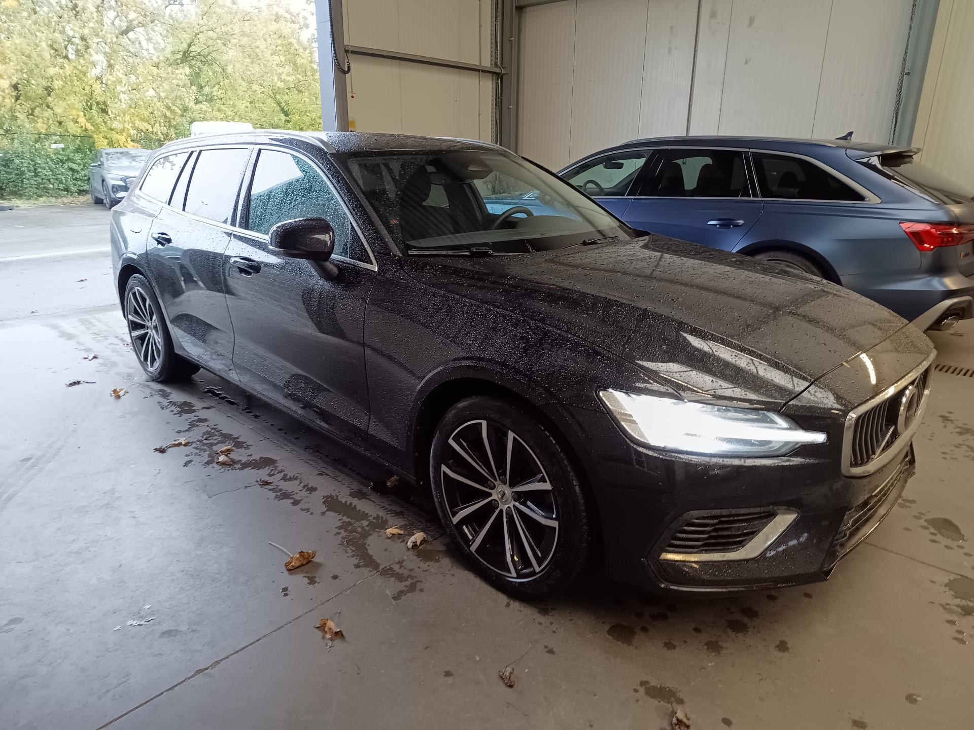 Volvo V60 2.0 AT – foto 4 – kavel bij Antwerp Auctions, Aartselaar