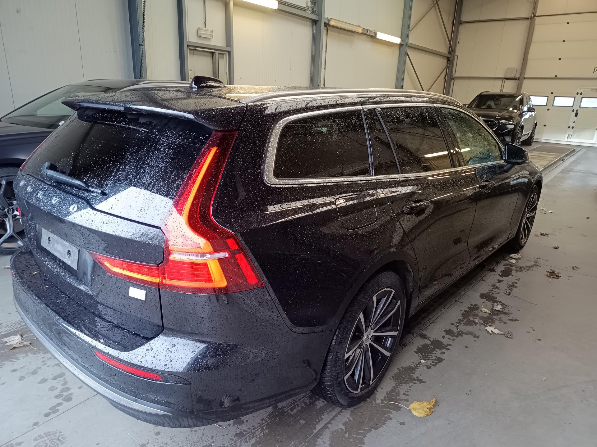 Volvo V60 2.0 AT – foto 3 – kavel bij Antwerp Auctions, Aartselaar