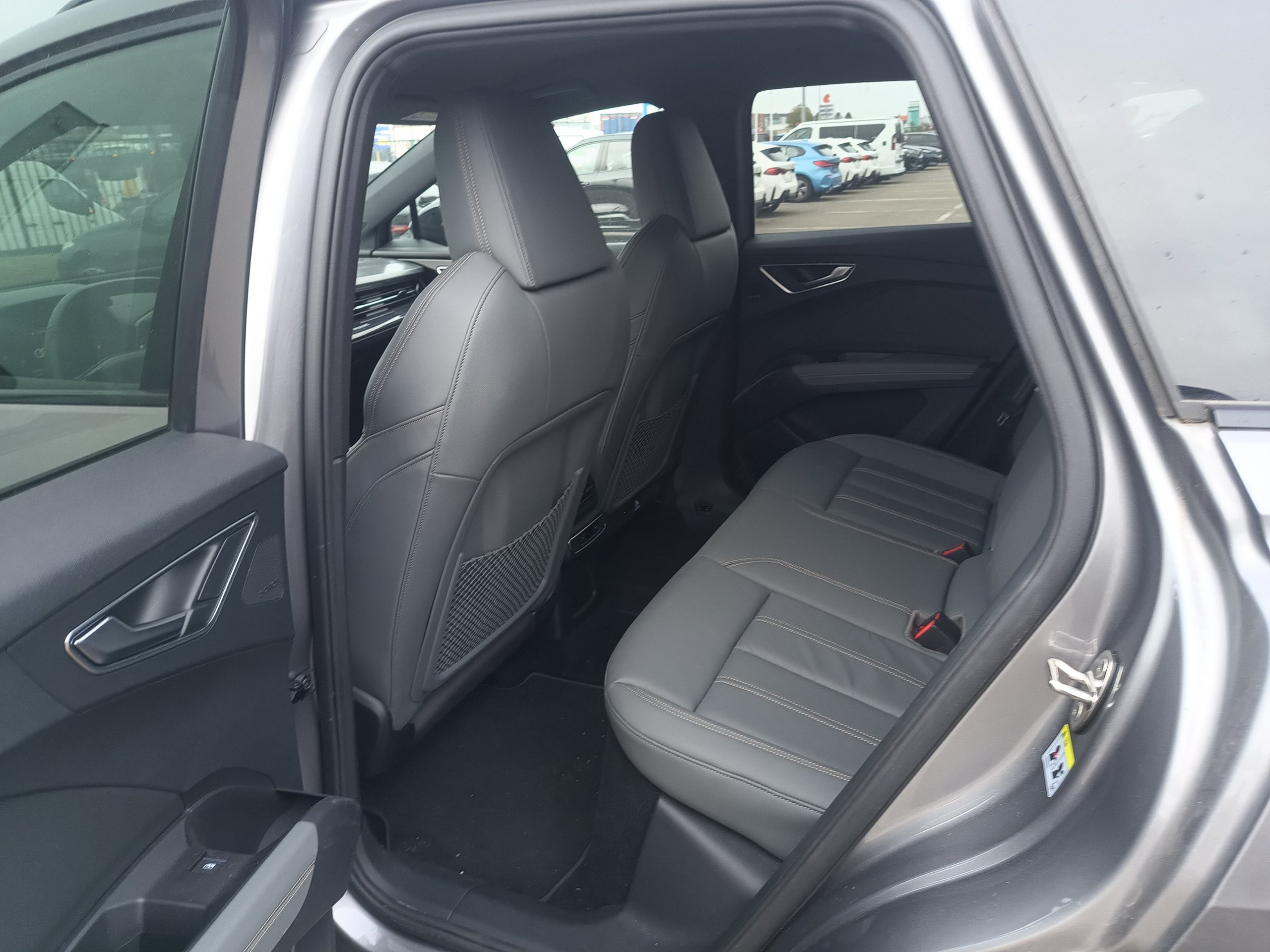 Audi Q4 e-tron – foto 9 – kavel bij Antwerp Auctions, Aartselaar