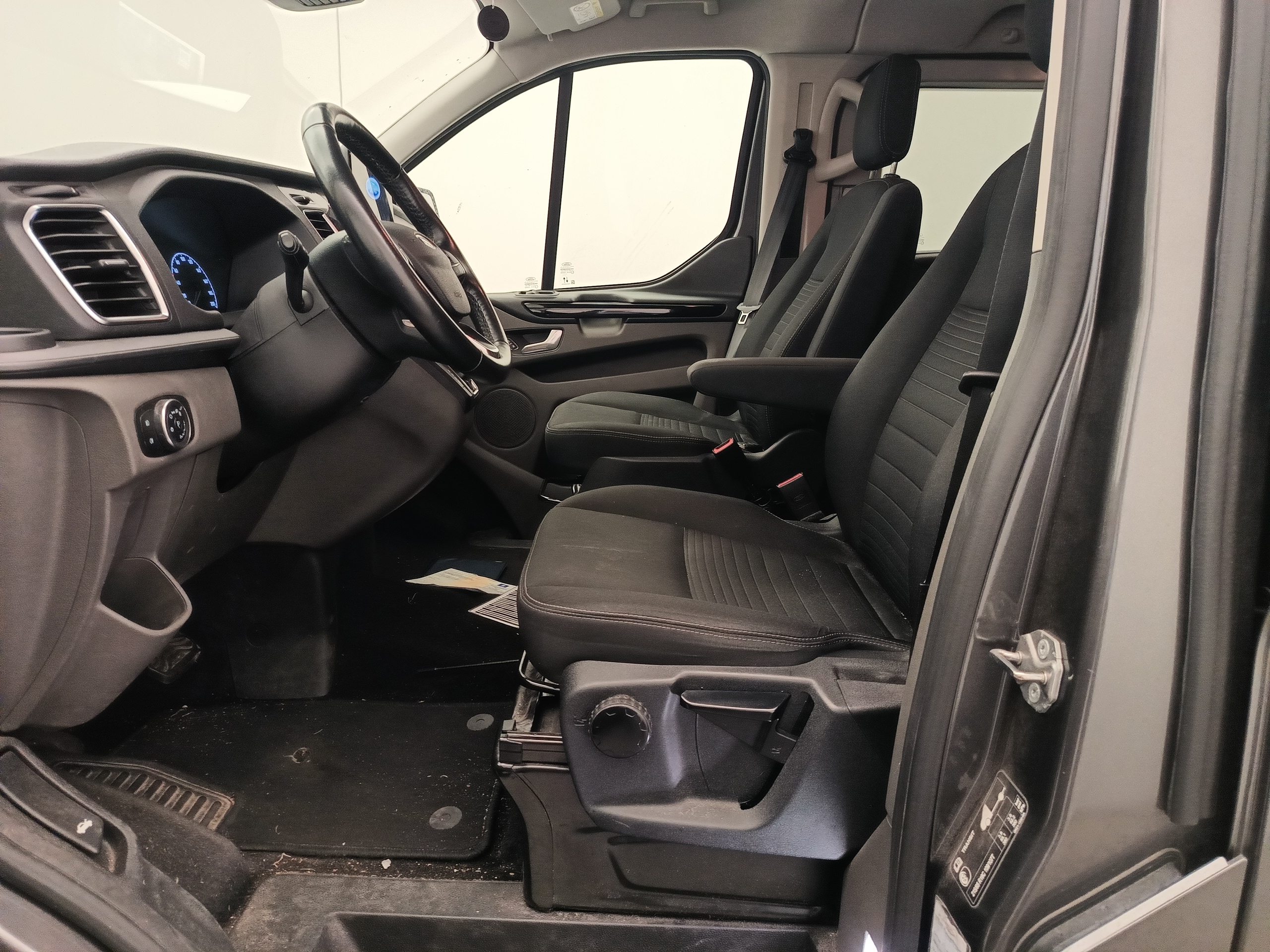Ford Transit Custom 2.0 AT – foto 8 – kavel bij Antwerp Auctions, Aartselaar