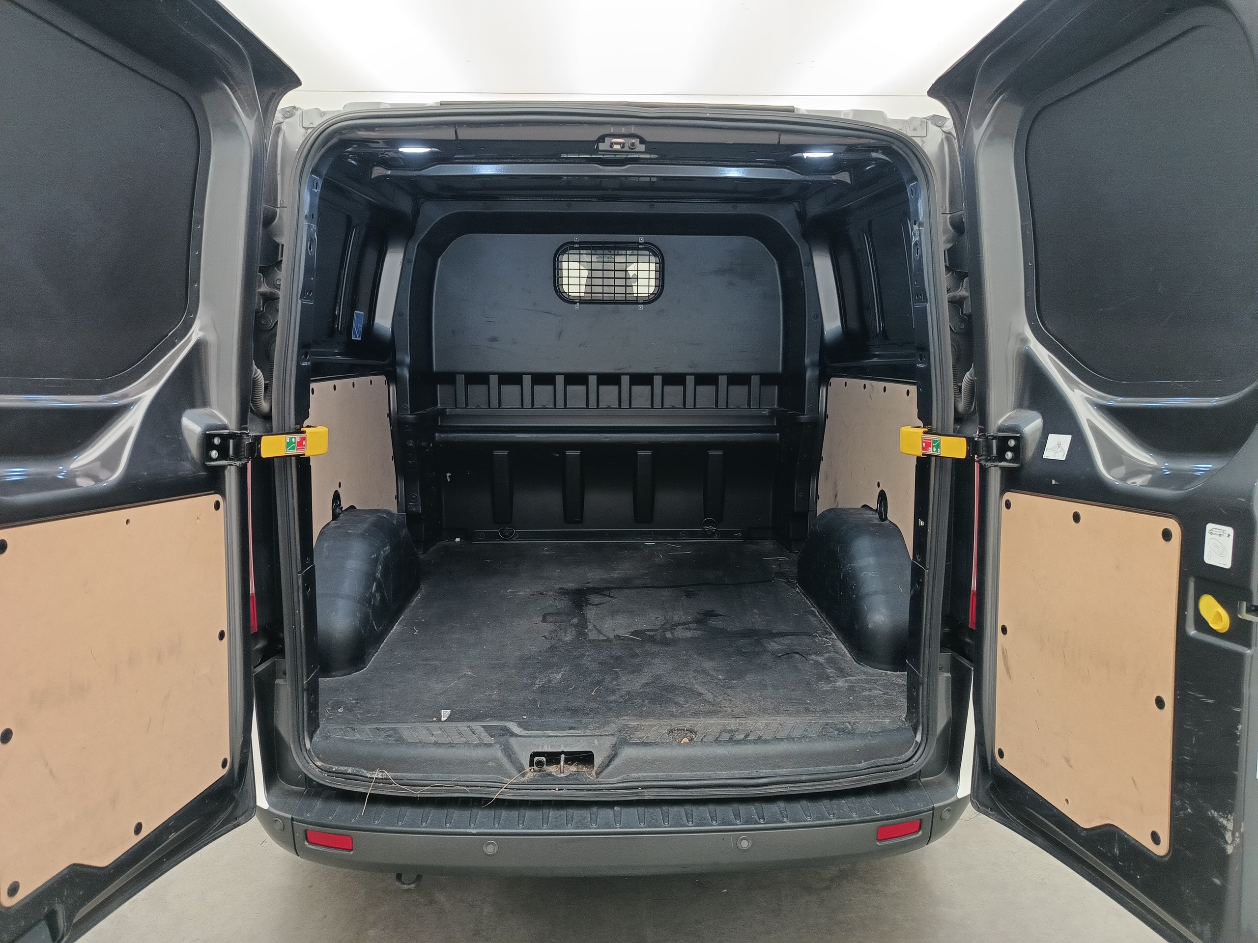 Ford Transit Custom 2.0 AT – foto 10 – kavel bij Antwerp Auctions, Aartselaar