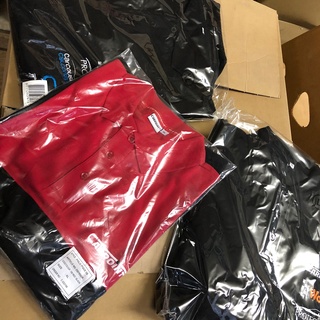 Afbeelding van 1000 stuks t-shirts, truien en polo’s