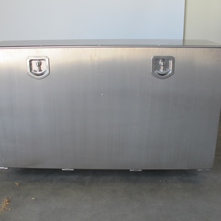 Afbeelding van onderbouw kist voor palletwagen vervoer voor onder een vrachtwagen