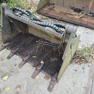 Afbeelding van 3 in 1 knijperbak, passend aan Avant shovel