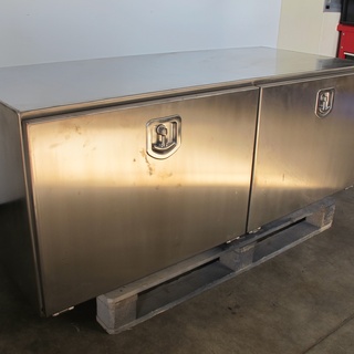 Afbeelding van onderbouw kist voor een vrachtwagen