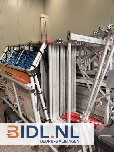 Complete Euroscaffold rolsteiger op aanhanger – professioneel aluminium systeem met alle onderdelen, direct inzetbaar voor werk op hoogte.