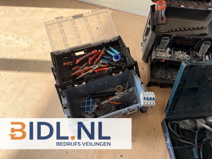 professioneel gereedschap partij, Bosch boorhamer set, Milwaukee Packout gereedschapskoffer, installateur gereedschap compleet, Makita schuurmachine tweedehands.