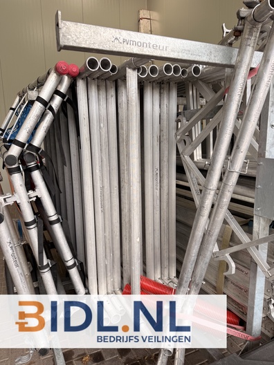 Complete Euroscaffold rolsteiger op aanhanger – professioneel aluminium systeem met alle onderdelen, direct inzetbaar voor werk op hoogte.