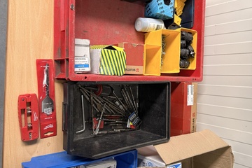 Afbeelding van Partij bevestigingsmateriaal en booraccessoires – Würth, QZ en gemengd