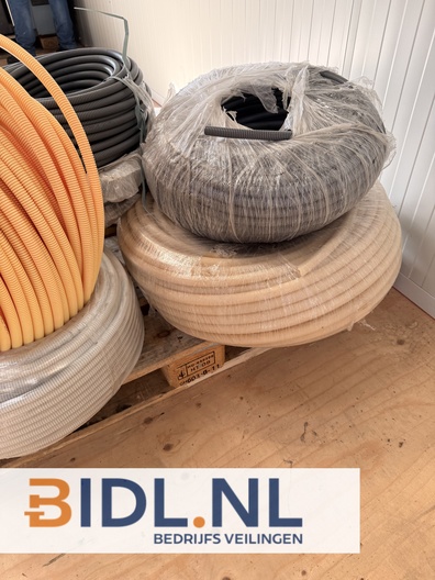 flexibele elektrabuis, installatiebuis op rol, PVC flexbuis elektra, elektricien materiaal partij, installatiemateriaal gebruikt.