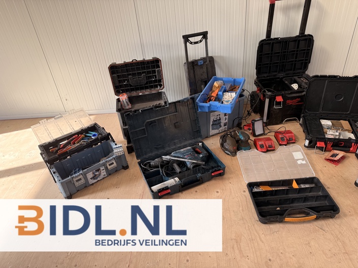 professioneel gereedschap partij, Bosch boorhamer set, Milwaukee Packout gereedschapskoffer, installateur gereedschap compleet, Makita schuurmachine tweedehands.