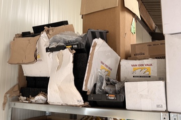 Afbeelding van Grote partij Van der Valk Solar Systems montagemateriaal en toebehoren (diverse dozen)