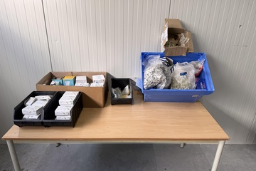 Afbeelding van Partij WAGO lasklemmen en installatiemateriaal – incl. Eaton en bevestigingsmateriaal