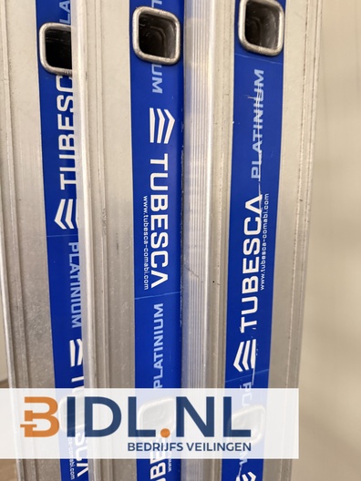 Professionele aluminium schuifladder met 14 meter werkhoogte, 16 sporten per deel, NEN 2484 gecertificeerd.