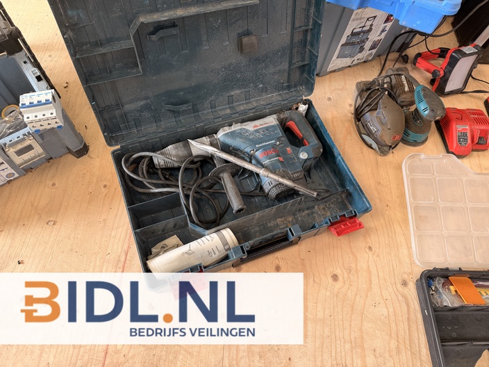 professioneel gereedschap partij, Bosch boorhamer set, Milwaukee Packout gereedschapskoffer, installateur gereedschap compleet, Makita schuurmachine tweedehands.