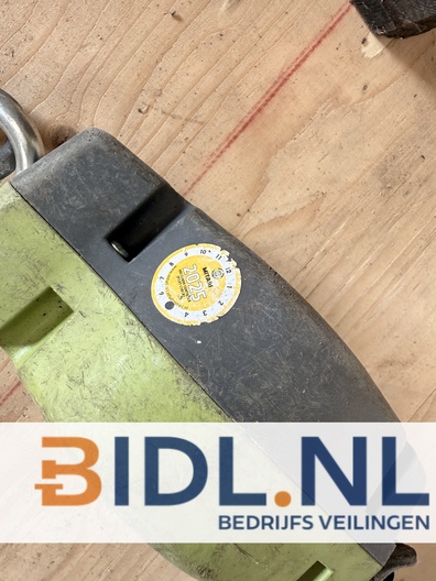 Complete partij valbeveiliging met harnassen, touwen en valblok. Professionele merken, deels gekeurd tot 2025/2026.