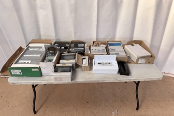 Afbeelding van Partij elektrische groepenkasten en verdelers, diverse types en merken