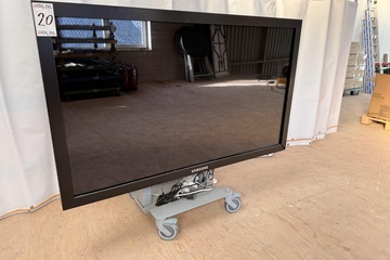 Afbeelding van Samsung groot formaat flatscreen op verrijdbare standaard (met schermschade)