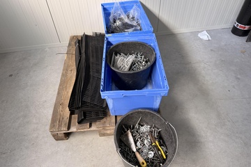 Afbeelding van Partij dakrandventilatieprofielen en bevestigingsmateriaal