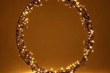 Afbeelding van Kerstkrans op Standaard – 40 cm – 200 LED – Warm wit