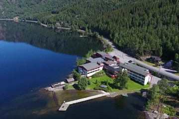 Afbeelding van 4-daagse betoverende fjordvakantie in Noorwegen – ontspannen verblijf in Revsnes hotell AS (2 pers.) - geldig tot 2028