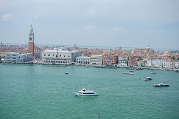 Afbeelding van 3-daagse trip voor 2 personen naar Venetië – overnachting in het a&o Venezia Mestre - inclusief Ontbijt - geldig tot 2027