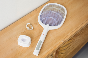 Afbeelding van 2-in-1 Oplaadbare Insectenracket met UV-licht – Weg met muggen, zonder chemicaliën!