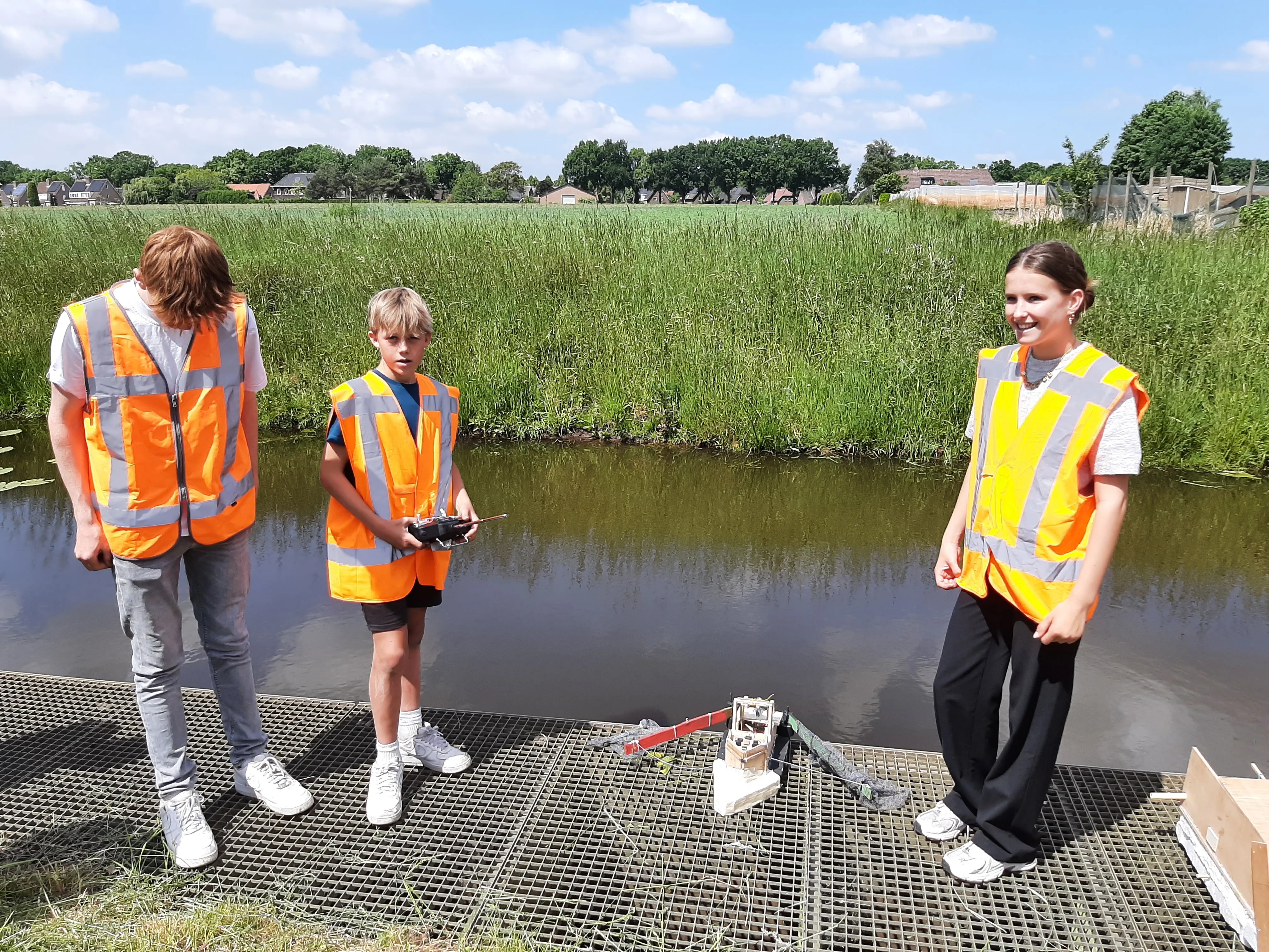 Leerlingen bedenken oplossing zwerfafval in water