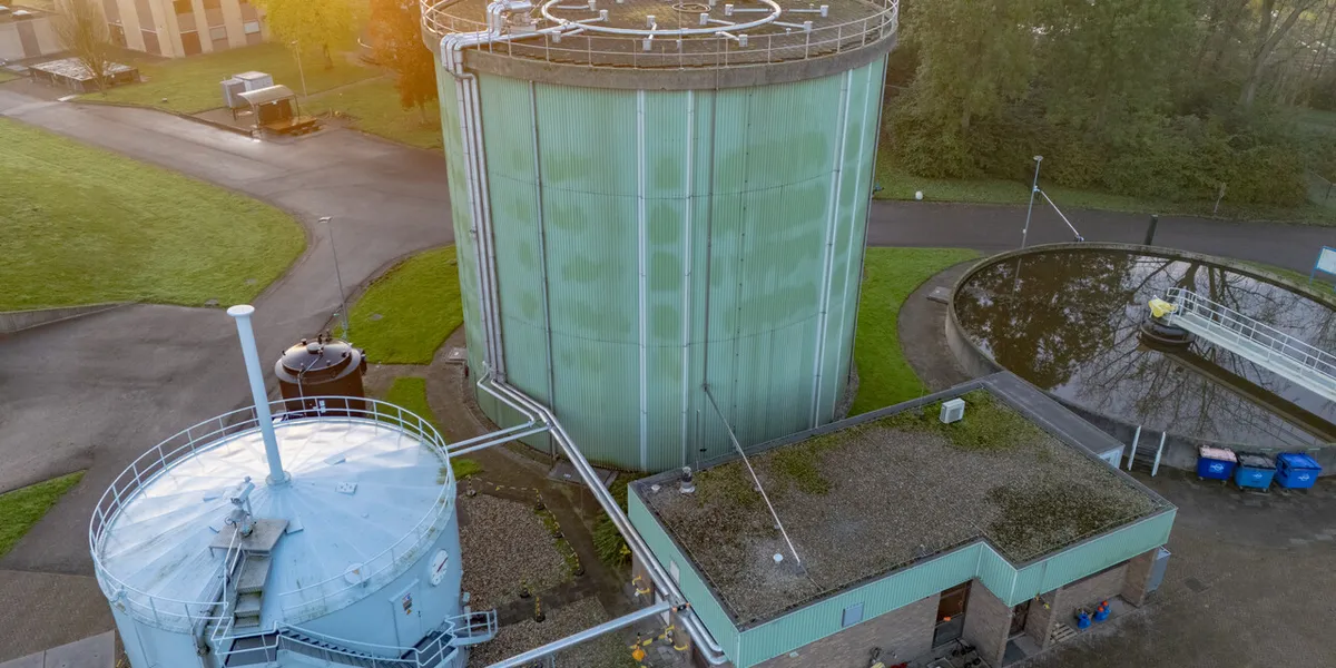 Gistingstank rwzi Dongemond - dronefoto