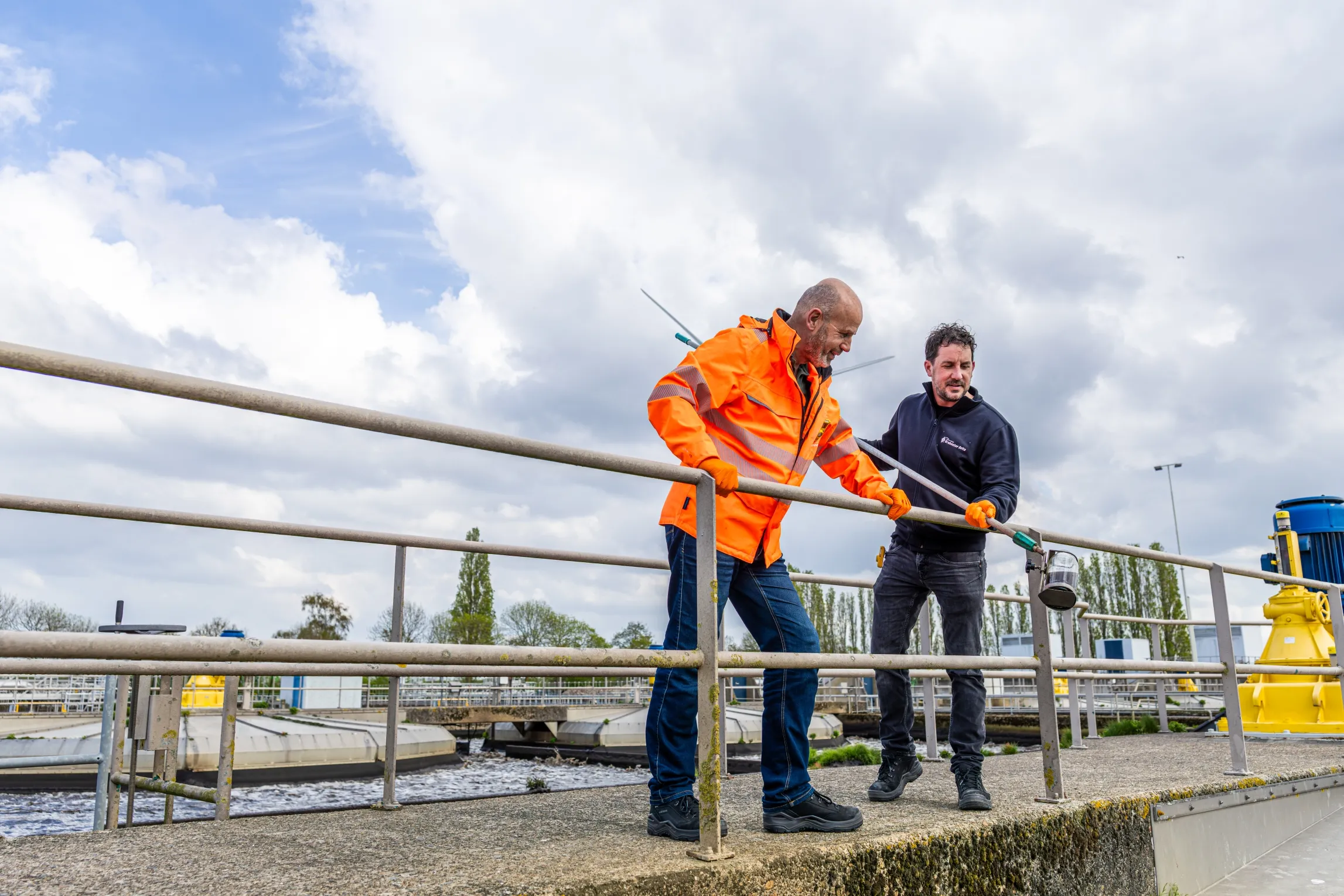 Schoonmaken van rioolwater