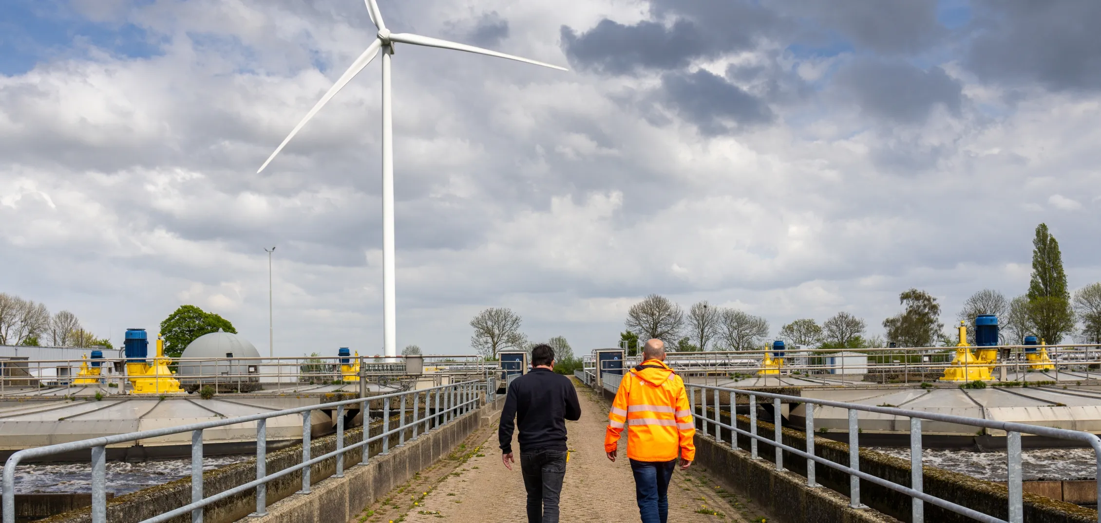 Medewerker op rioolwaterzuivering