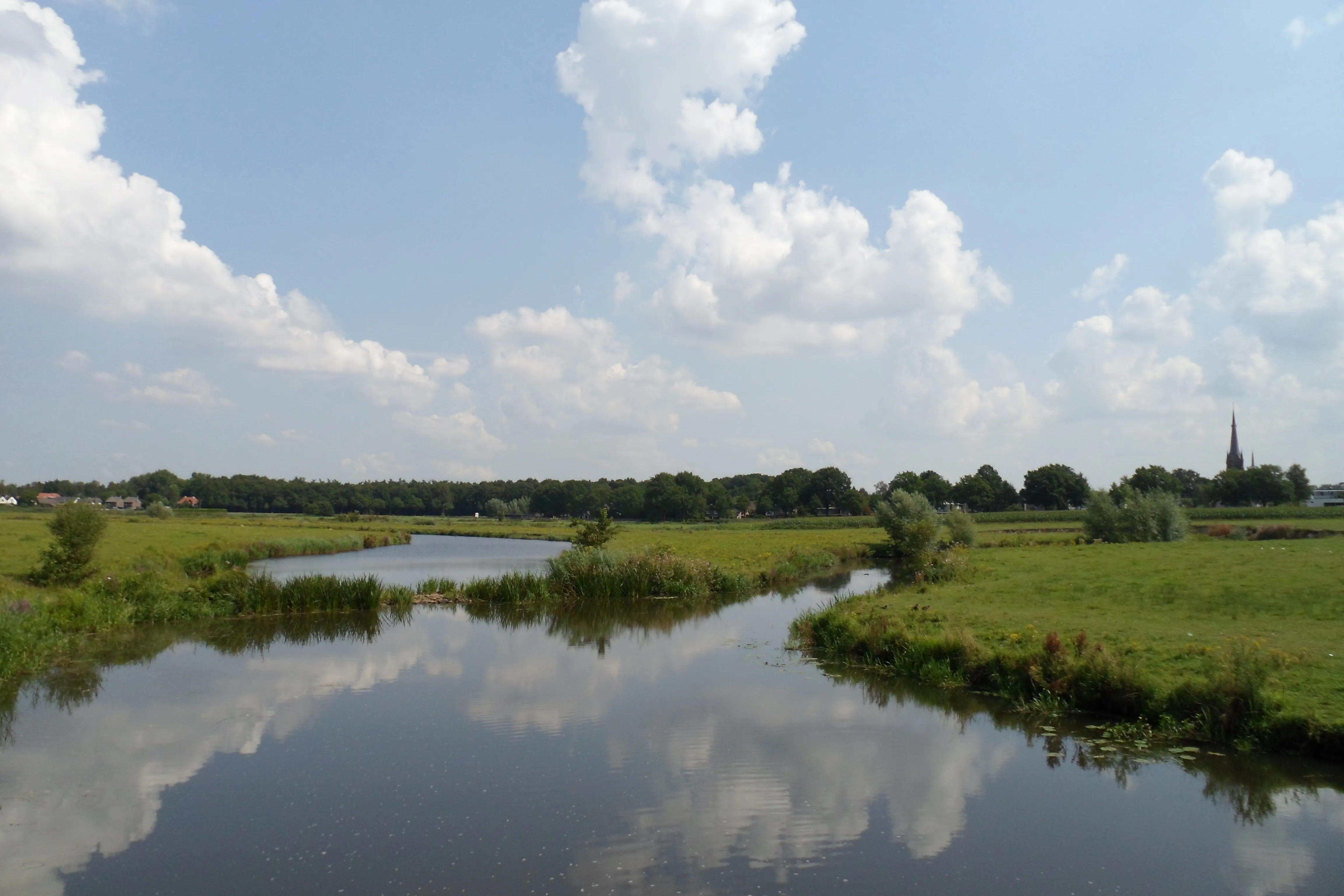 SAM_0652 - Meander Bovenmark bij Ulvenhout