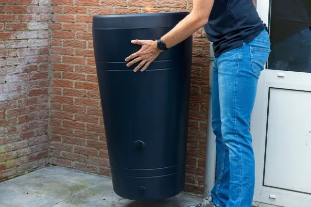 Stap 1 - Plaats de regenton op de gewenste plek