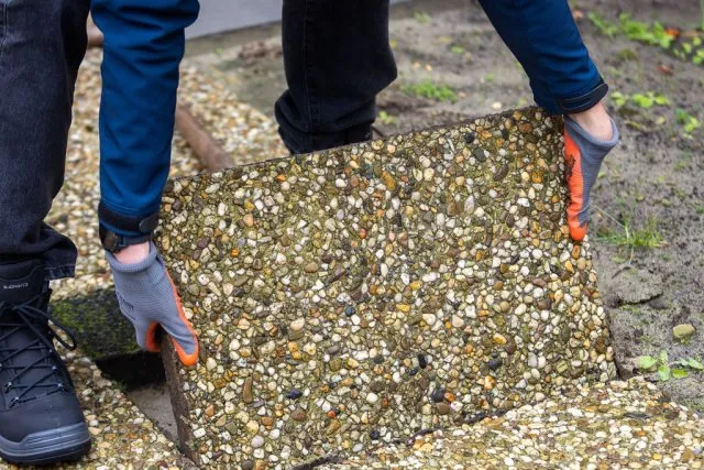 Stap 2 - Haal de tegel eruit