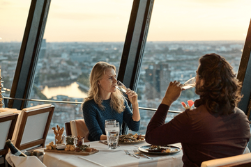 Afbeelding van 5-gangendiner voor 4 personen inclusief wijnarrangement bij de Euromast