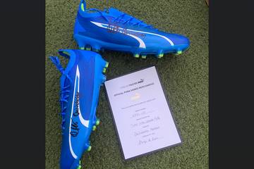 Afbeelding van Gesigneerde voetbalschoenen Quilindschy Hartman