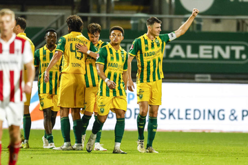 Afbeelding van 2 kaarten voor ADO Den Haag-Jong PSV 19 december in de Skybox