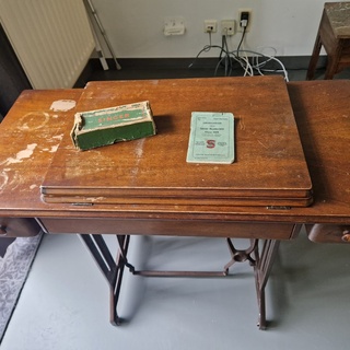 Afbeelding van 005; Singer naaimachine