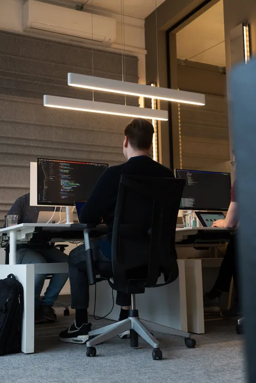 Four Digits Kantoor foto werknemer