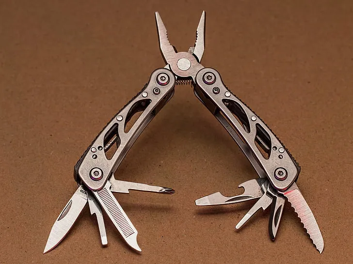 Pocket knife with many functions