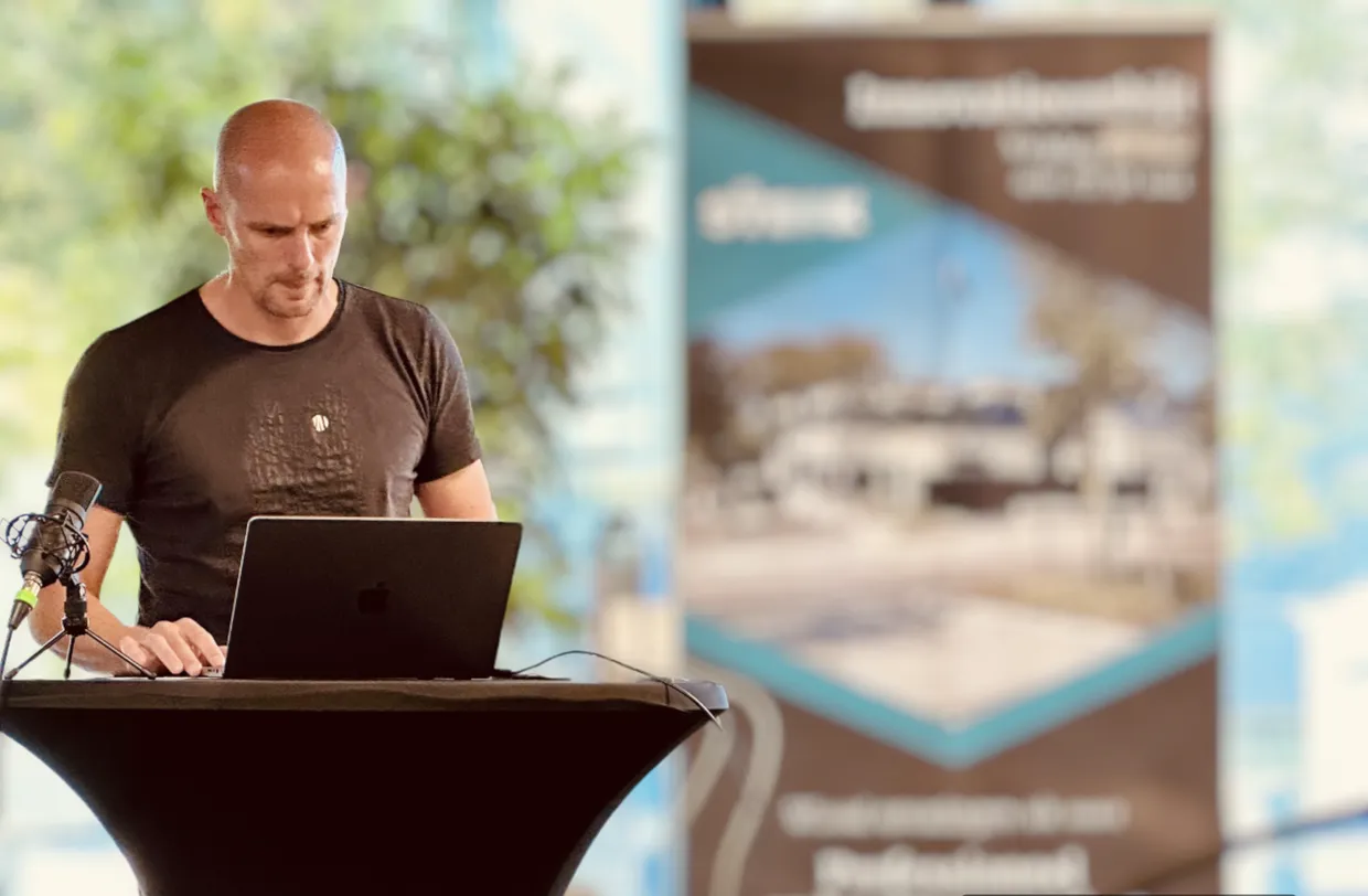 Coen geeft een praatje