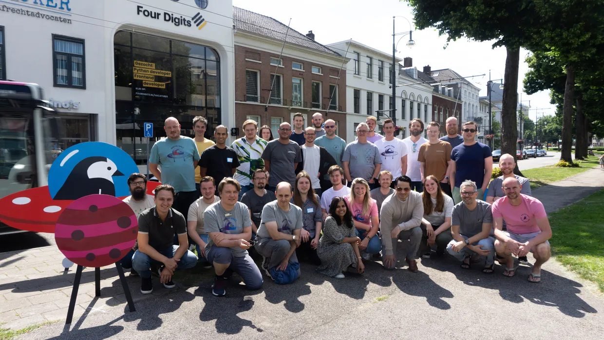 Groepsfoto tijdens het wagtail.space 2022 evenement.