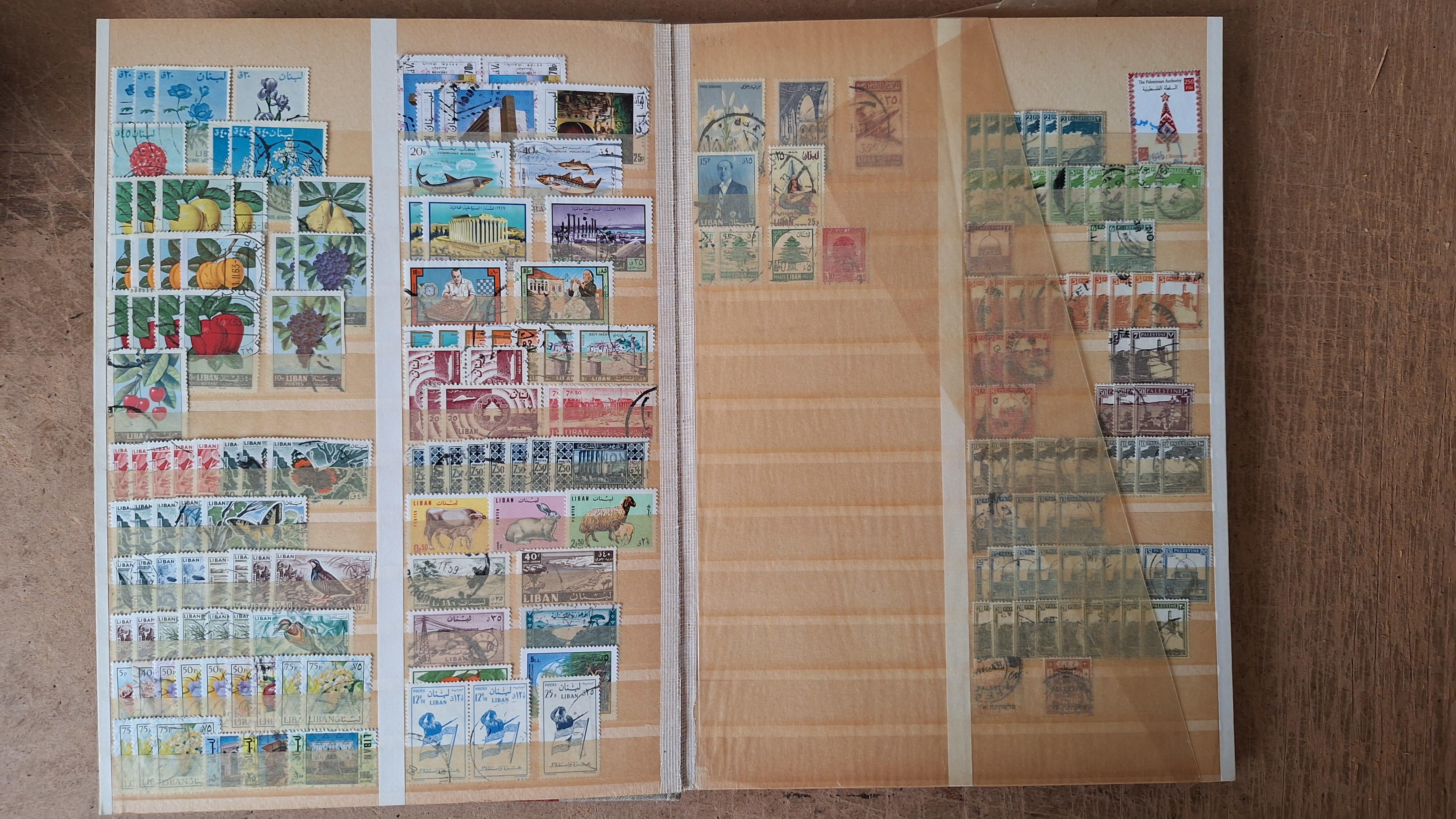 Postzegelalbum met postzegels – foto 3 – kavel bij Goeiendeal