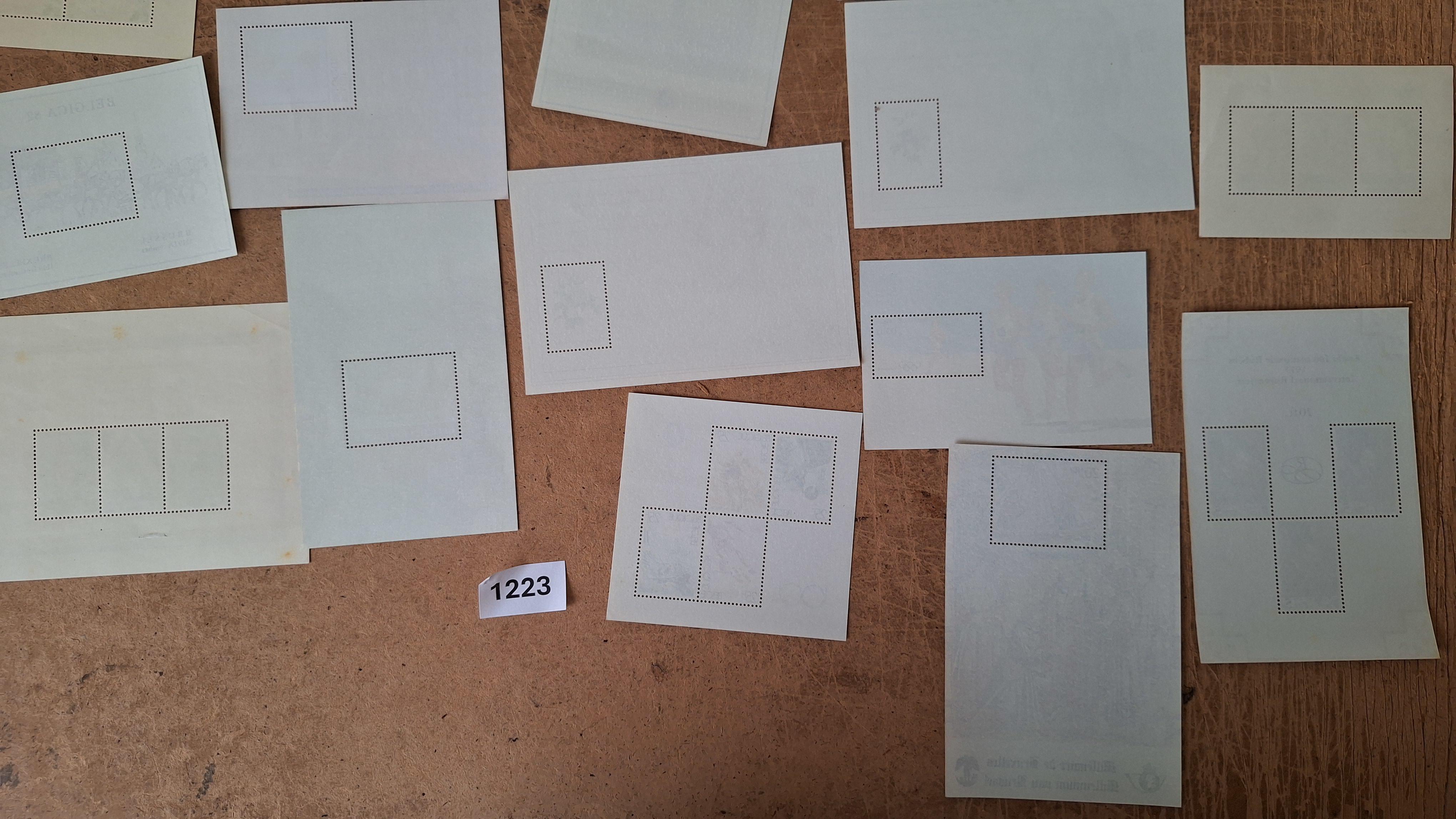 Set van diverse herdenkingsvellen en enveloppen – foto 2 – kavel bij Goeiendeal