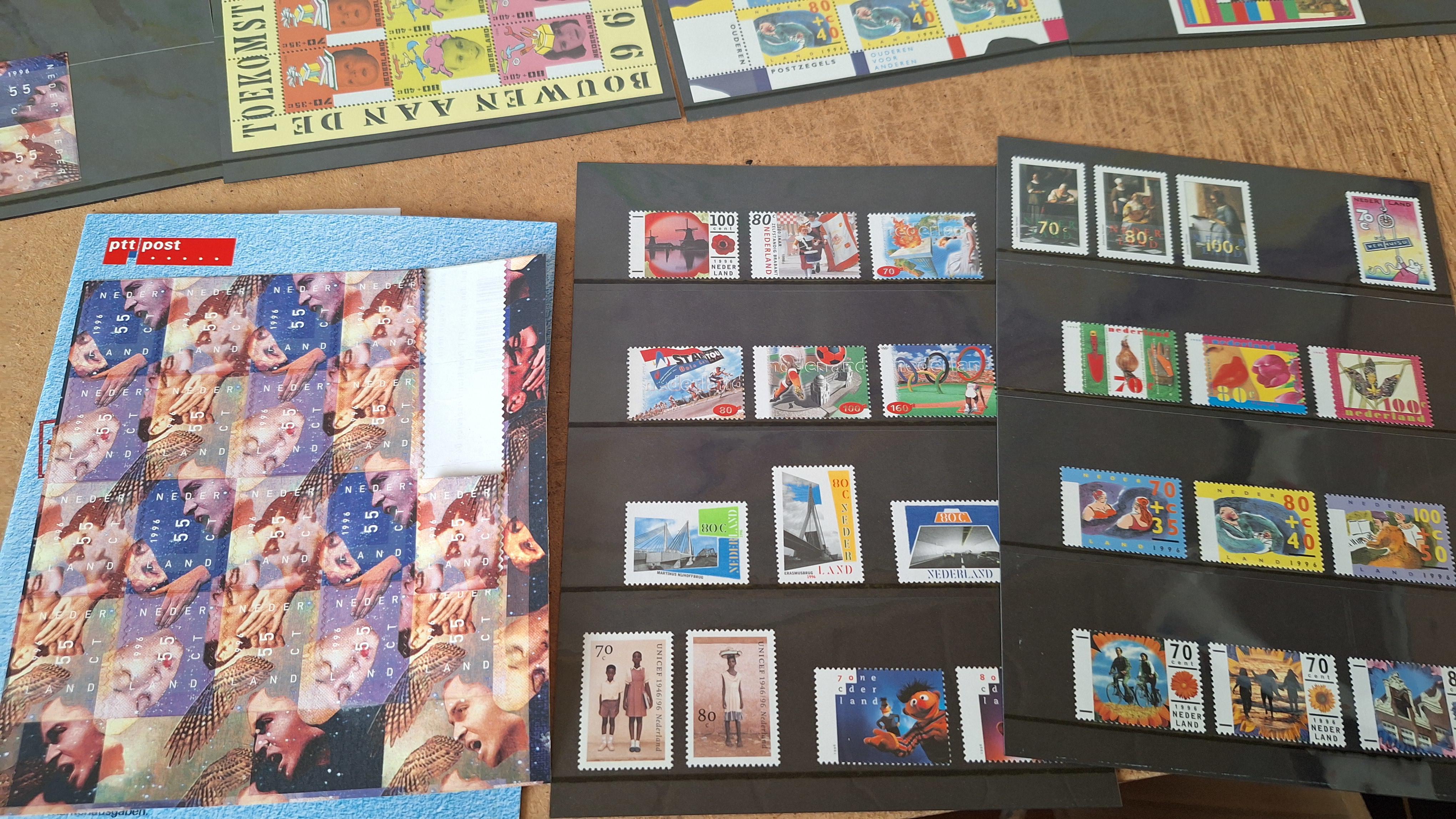 Set van twee Nederlandse jaarcollecties bijzondere postzegels 1995 and 1996 – foto 4 – kavel bij Goeiendeal