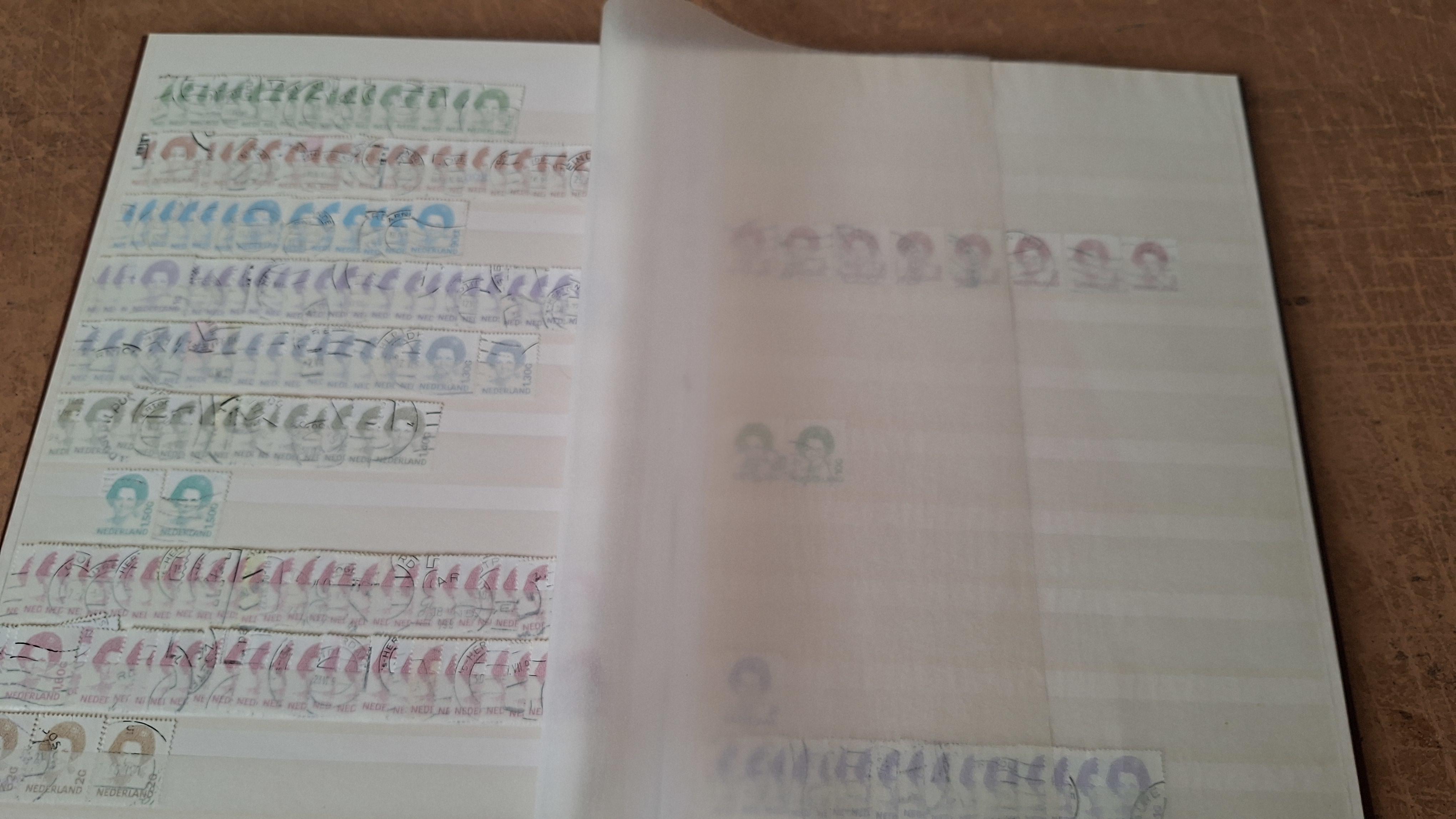 Postzegelalbum met postzegels – foto 4 – kavel bij Goeiendeal