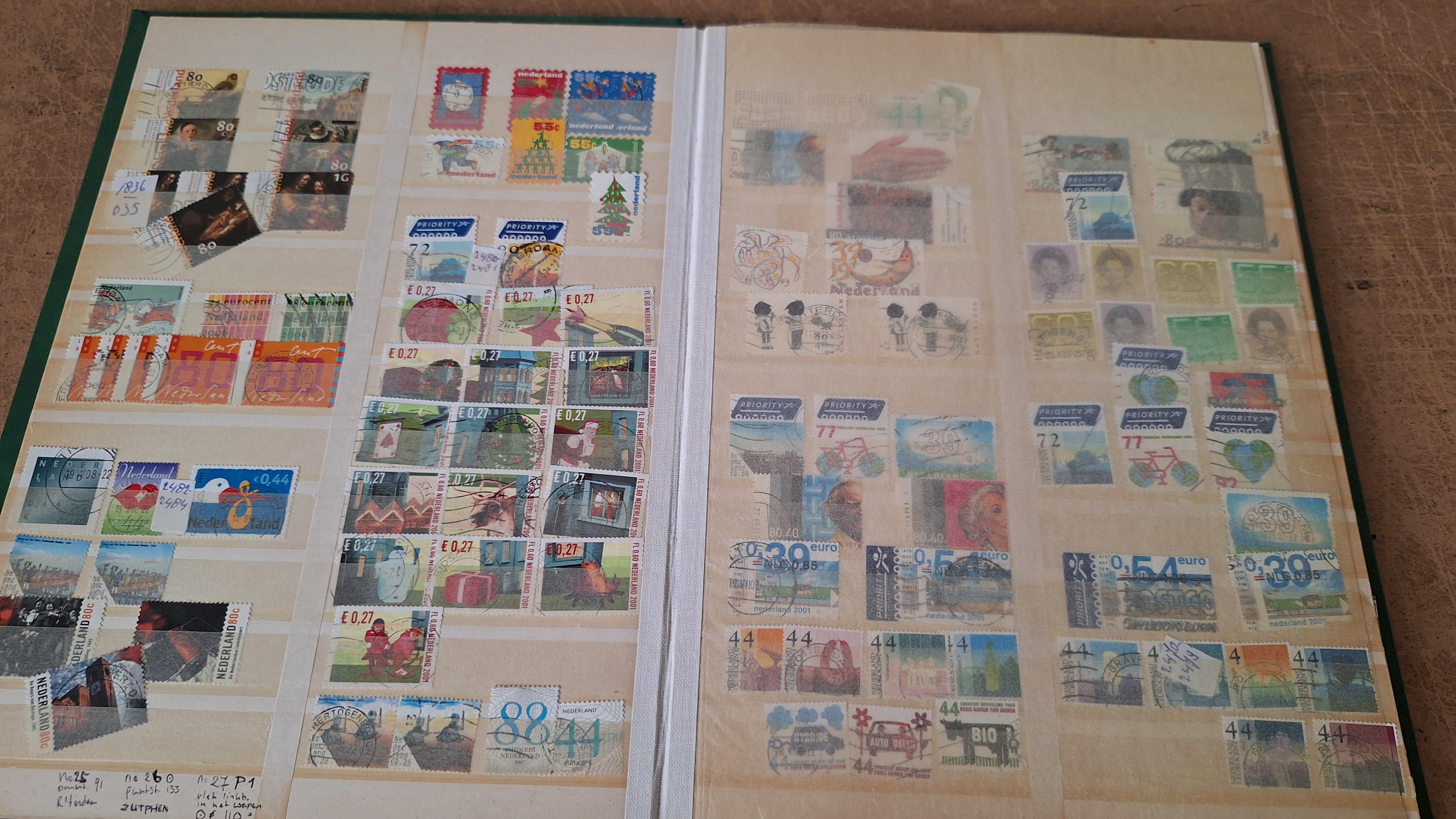 Postzegelalbum met postzegels – foto 3 – kavel bij Goeiendeal