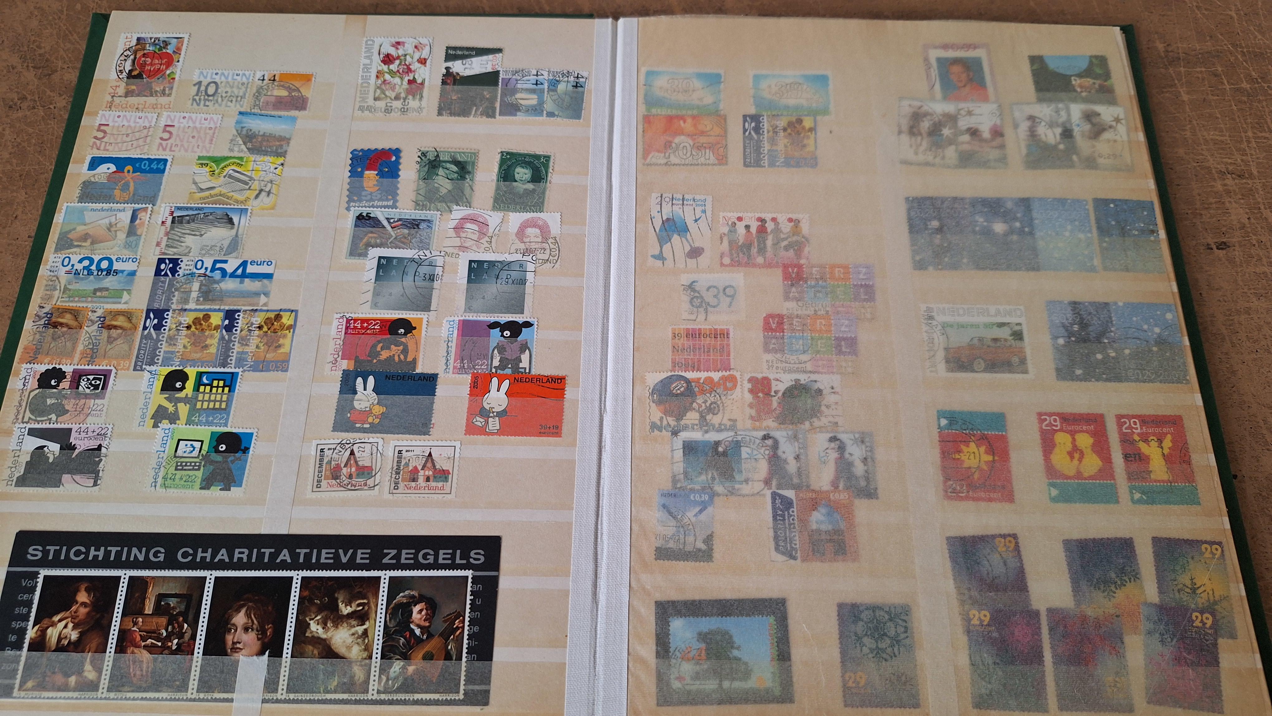 Postzegelalbum met postzegels – foto 5 – kavel bij Goeiendeal