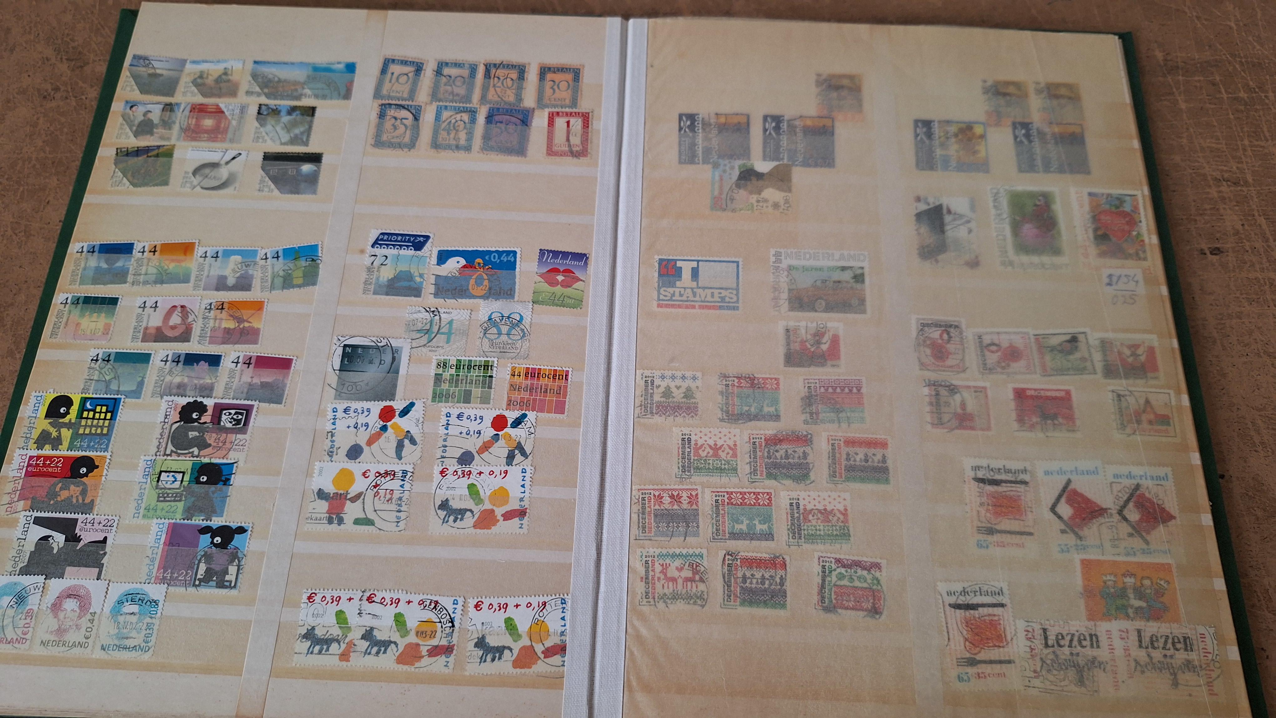 Postzegelalbum met postzegels – foto 6 – kavel bij Goeiendeal