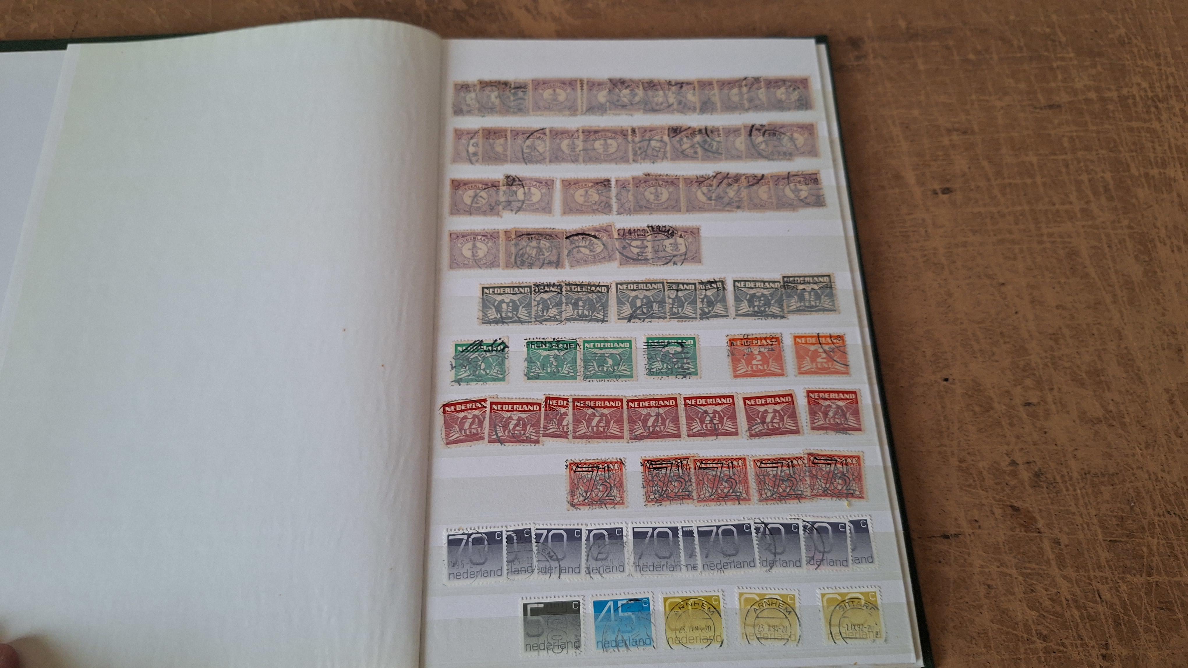 Postzegelalbum met postzegels – foto 2 – kavel bij Goeiendeal